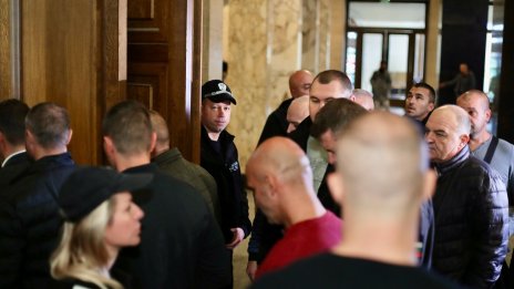 Съдът решава дали да освободи служителя на НСО, блъснал Колтуклиева (СНИМКИ)