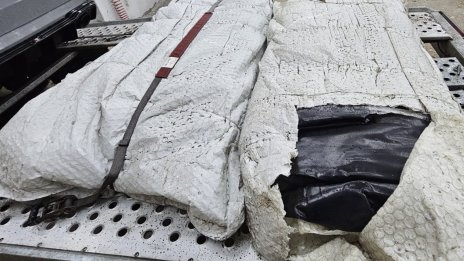 Митничари задържаха надуваеми лодки на Дунав мост 2.
