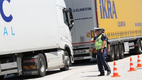 Има изисквания за минимални познания на английски към служителите на ДАИ
