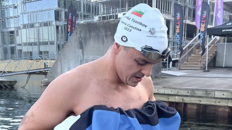 Цанко Цанков спечели световната титла в плуването на 450 метра в ледени води