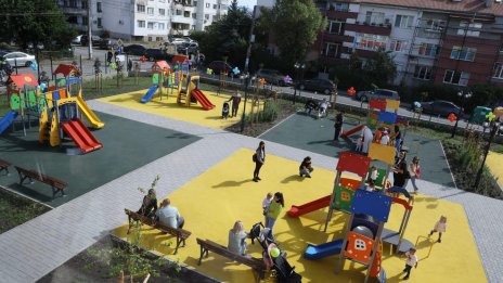 Приемът за детски градини в София се удължава с две седмици