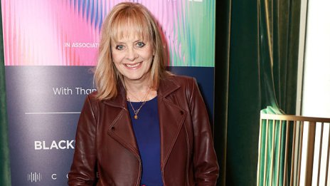 76-годишната Туиги блести в новата кампания на Burberry