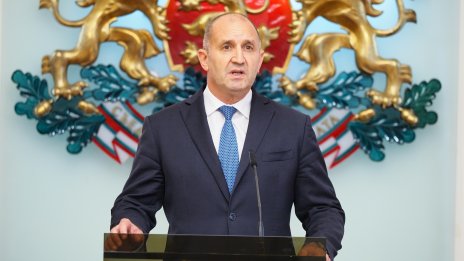 Политическият елит остана с отворена уста, партиите реагират на референдума на Радев