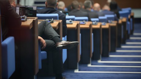 НС отхвърли ветото на Радев върху промени в Закона за отбраната