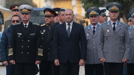 До края на годината идват още осем изтребителя F-16