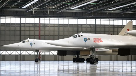 Русия продължава модернизацията на стратегическите бомбардировачи Ту-160М