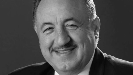 Патриарх Даниил изпрати Кирил Икономов в последния му път 