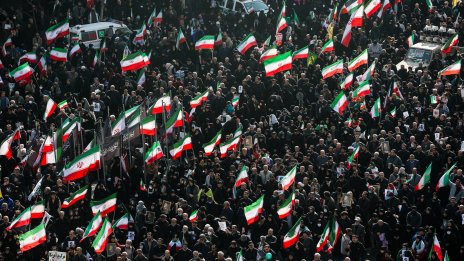 Масови шествия в Иран в подкрепа на новия върховен лидер