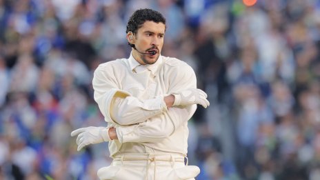 Бед Бъни даде испанска душа на "Супербоул" СНИМКИ/ВИДЕО