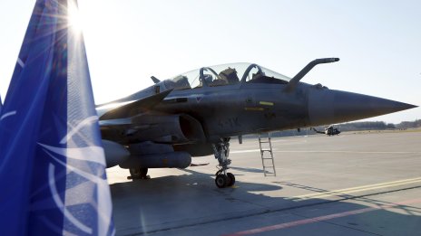 Френски изтребители Rafale прехванаха руски Су-30СМ