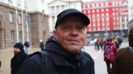 Нов скандал в Народния театър: Директорът пак оспорва ТЕЛК-а на Валери Йорданов 
