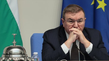 Заседанието на парламента бе подновено и веднага след това закрито