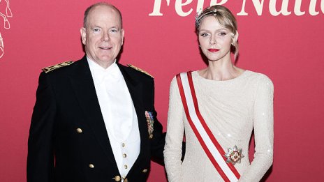 Вижте стилната коледна картичка на принцеса Шарлийн, принц Албер и близнаците им