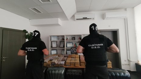 Заливат ни опасни наркотици, много по-мощни от хероин и фентанил