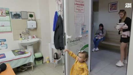 Родители и педиатри одобряват включването на нови ваксини за имунизация