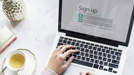 Лесно ли се прави регистрация в сайта на бетинг бранд?