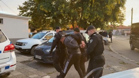 Разкриха мобилна лаборатория за амфетамини при акция в Бургас