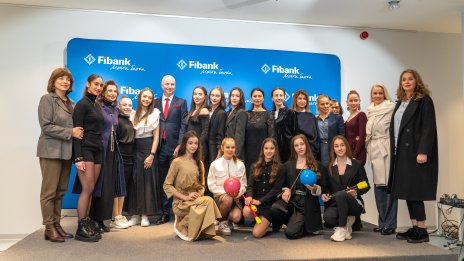Fibank представи традиционния си благотворителен календар в подкрепа на художествената гимнастика   