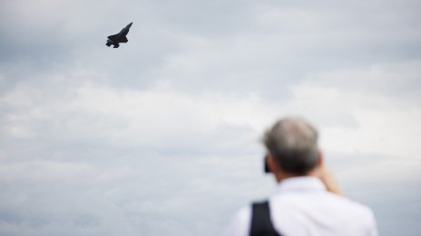 Китай ще пусне изтребител от шесто поколение преди САЩ