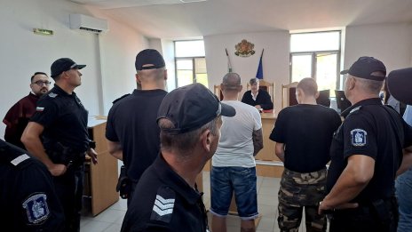 Експерти за &ldquo;Кръв и чест&rdquo;: Радикалните групи запълват емоционалната празнота у младите