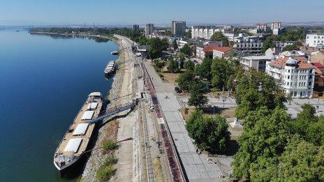 Нивото на Дунав продължава да пада, ограниченията за корабоплаването остават
