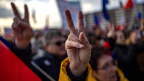 Хиляди протестиращи в Прага срещу новото правителство на чешкия премиер Бабиш СНИМКИ