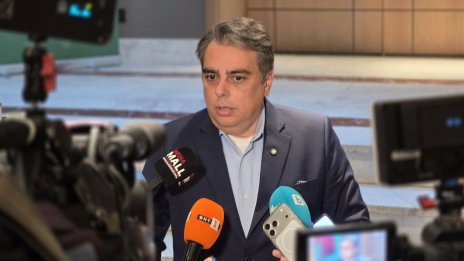 Асен Василев: Скриха Бюджет 2027, защото ги уплаши вотът на недоверие