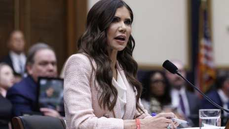 Тръмп уволни министърката на вътрешната сигурност Кристи Ноем