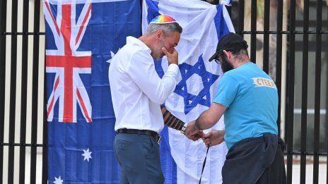 Тръмп похвали мъжа, обезоръжил единия нападател в Сидни