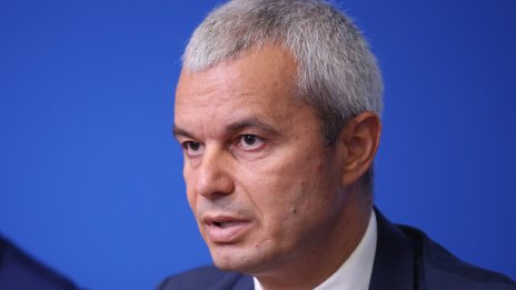 Костадинов: Телевизиите ме показват нисък и грозен