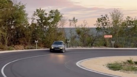 Дрифтаджия с &ldquo;Мерцедес&rdquo; кара с над 303км/ч ВИДЕО