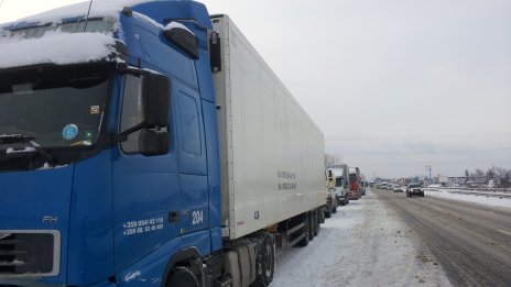 Без ТИР-ове по магистралите "Тракия", "Струма" и "Хемус" за Коледа и Нова година