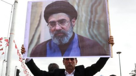 Кой е Моджтаба Хаменей, тайнственият нов върховен лидер на Иран