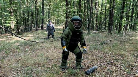 Военни прочистиха 398 дка край завод &bdquo;ЕМКО&ldquo;, откриха 53 невзривени боеприпаса