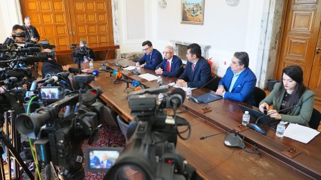След Митов и от ПП показаха документи за поръчаните от МВР икони 