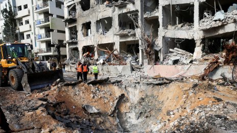 Как се развиха ударите на САЩ и Израел срещу Иран: тайни ракети и кибератаки