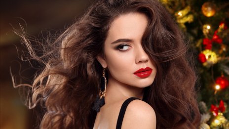 Най-бляскавите грим визии, които да си направите за празниците