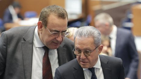 Депутатите може да приемат днес удължителния закон за бюджета
