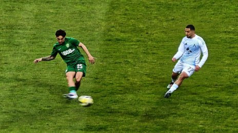 Левски би Берое и запази 9 точки пред Лудогорец