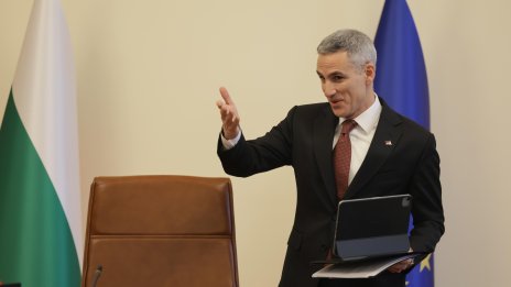 Гюров: Обобщават се ефективни мерки за справяне с кризата за бизнеса