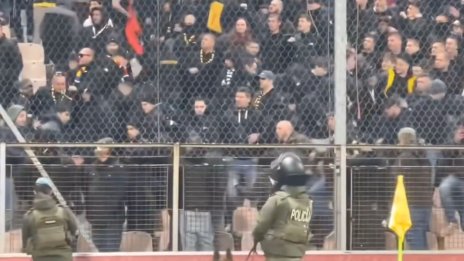 Военни млатят румънските фенове на мача с Босна, те скандирали "Сърбия! Сърбия!" ВИДЕО