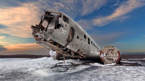 Два самолета се сблъскаха на летище в Аризона, има загинал
