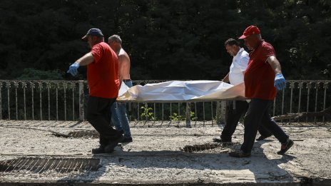 Осем цивилни загинаха след руска атака на жп гара до Киев СНИМКИ