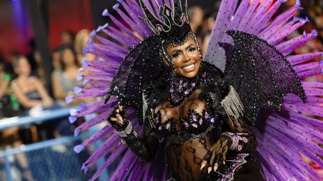 В кадър: Най-пищният карнавал в света завладя Рио де Жанейро