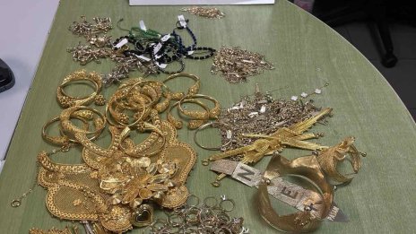 Укрити в кисело мляко златни накити заловиха на "Капитан Андреево"