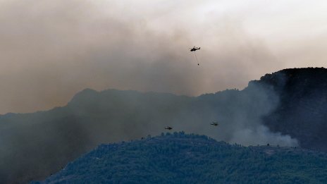 Пожарът във Валенсия извън контрол, има много евакуирани
