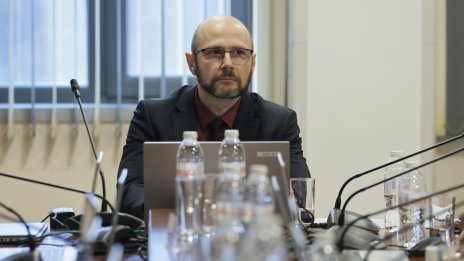 Янкулов: Борбата не е за стола, а за правото