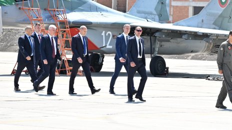 Президентът Румен Радев ще посети авиобаза Крумово