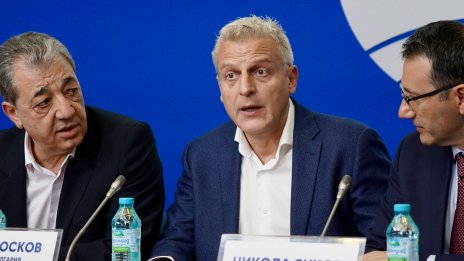 Москов: Политиците трябва да спрат да харчат за сметка на бъдещите поколения