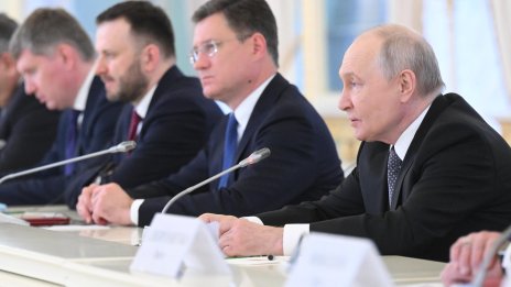 "Елфите" срещу троловете на Путин: Как Литва води война с фалшивите новини и учи Великобритания